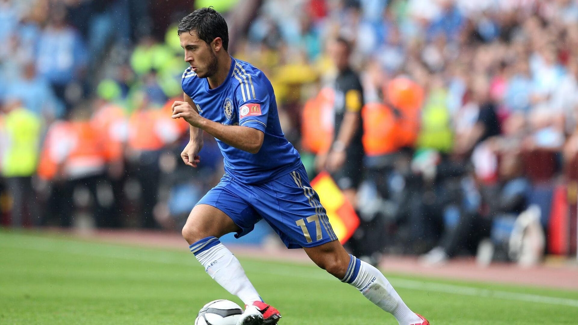 体育场馆周边商业配套完善,带动当地就业增长,体育场馆商业化运营的解决方案